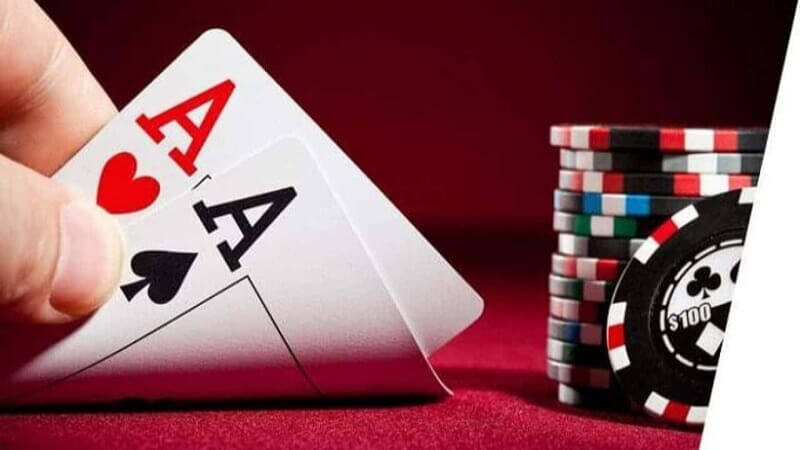 Tránh việc bluff quá nhiều khi chơi tố trong poker 8day